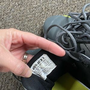 Boys basketball shoes